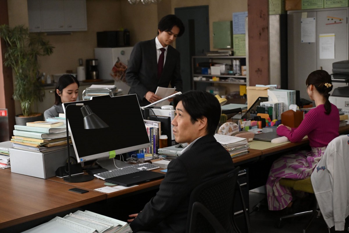 『アンチヒーロー』第6話　“明墨”長谷川博己、政治家のスキャンダル記事を書いていた編集者の弁護を担当