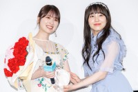 映画『トラペジウム』公開記念舞台あいさつに登壇した高山一実（左）と結川あさき（右）