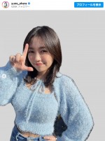 ヘソ出し衣装の大原優乃　※「大原優乃」インスタグラム