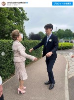 孫の卒業式に出席したデヴィ夫人　※「デヴィ夫人」インスタグラム