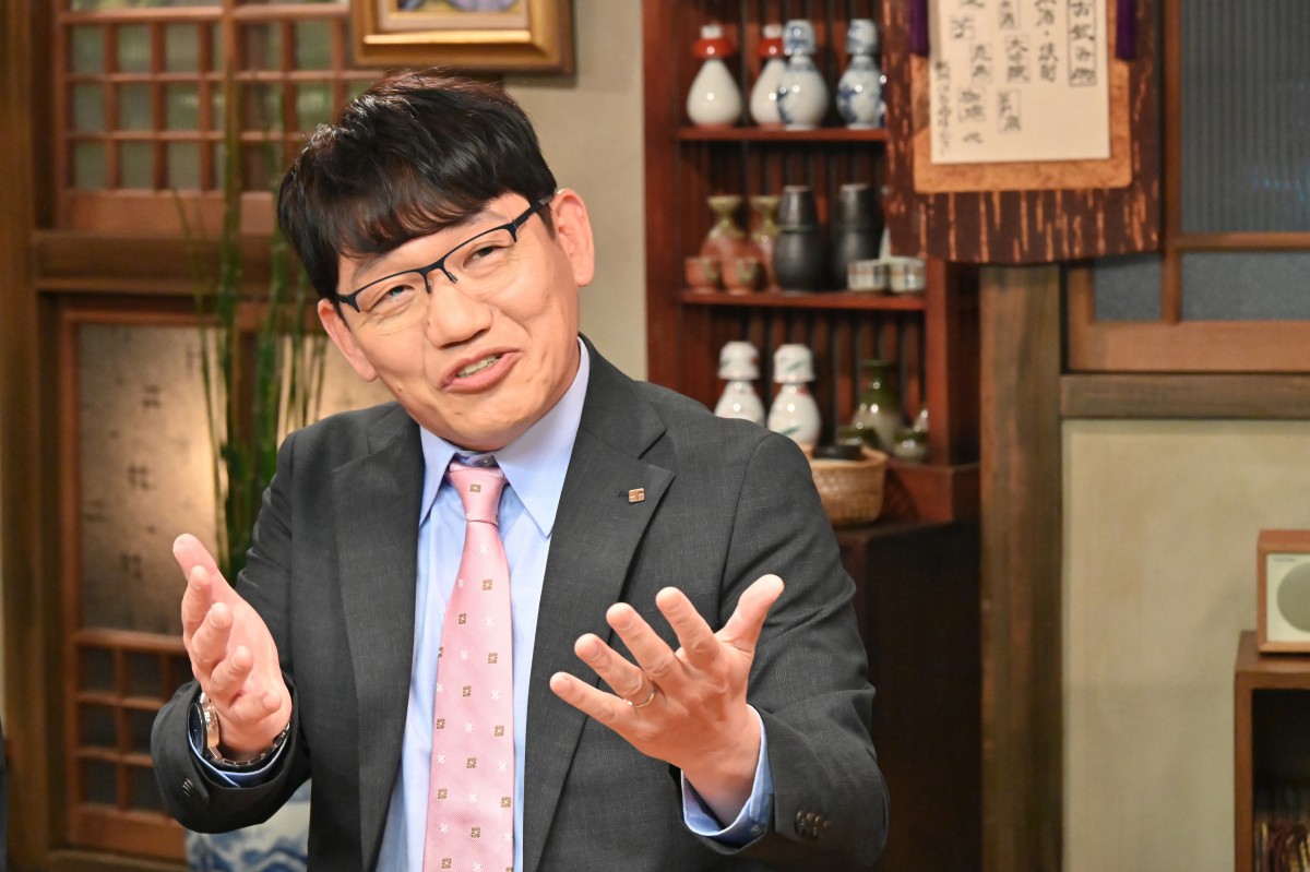 『花咲舞が黙ってない』撮影現場に原作者・池井戸潤が訪問！　今田美桜の演技を絶賛「すごい迫力（笑）」