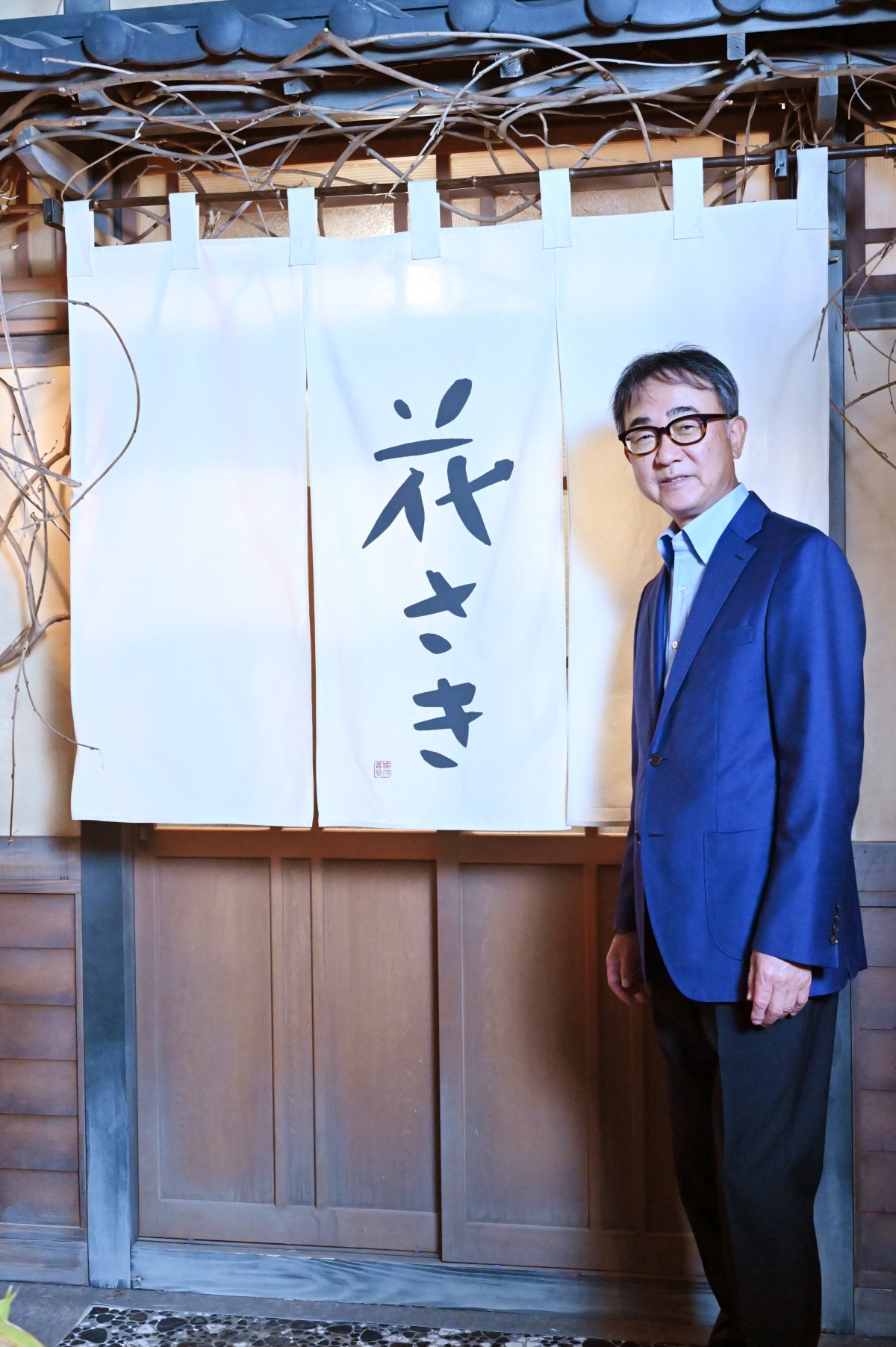 『花咲舞が黙ってない』撮影現場に原作者・池井戸潤が訪問！　今田美桜の演技を絶賛「すごい迫力（笑）」