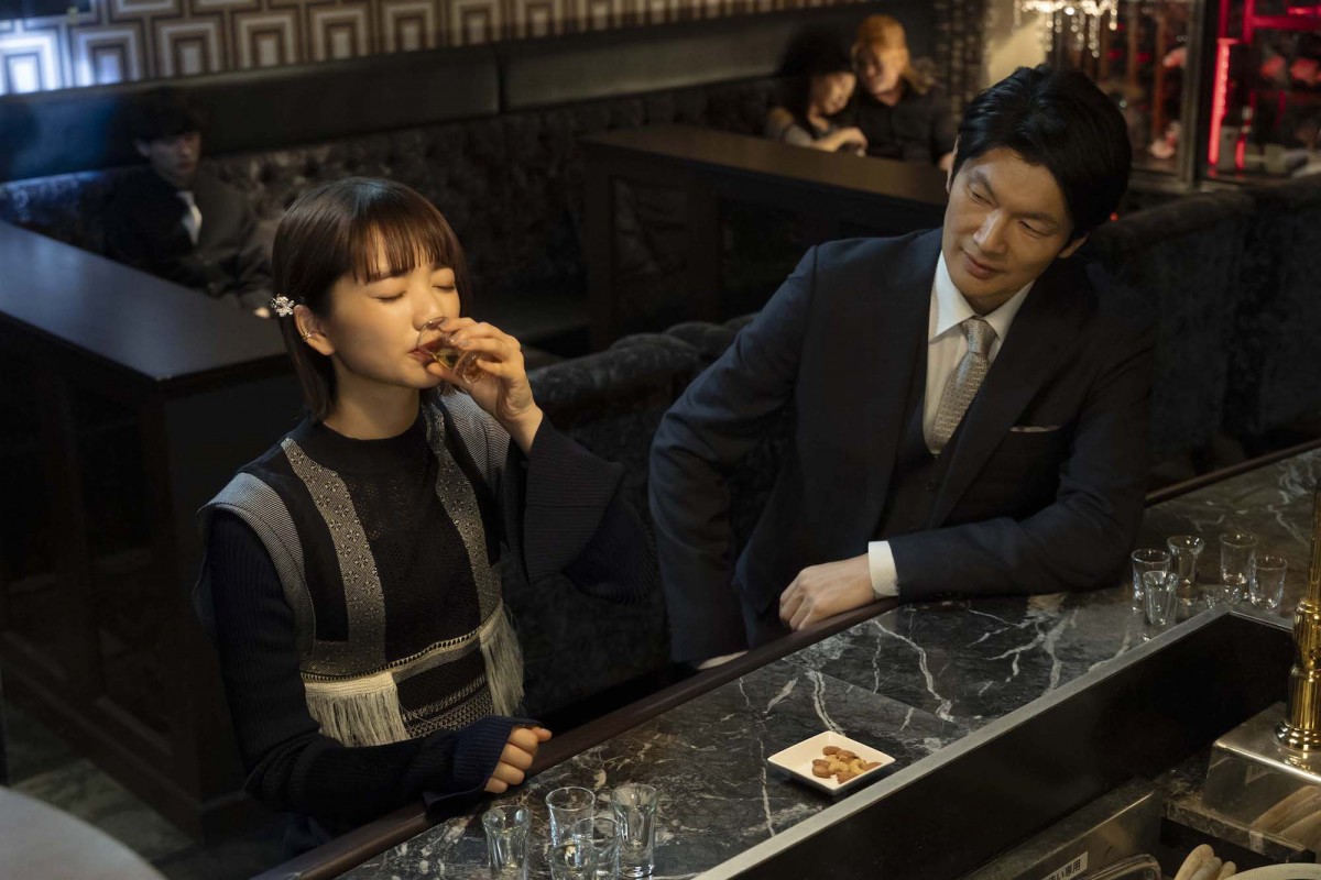 『Re：リベンジ』“海斗”赤楚衛二、“紗耶”見上愛からのキスにビックリ　ネットはツッコミ「鈍感!!」
