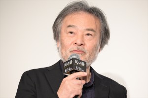 黒沢清監督、映画『蛇の道』完成披露試写会舞台挨拶に登場