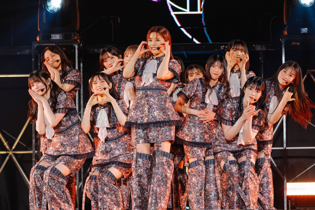 櫻坂46「BACKS LIVE!!」“表題曲なし”の挑戦的セットリスト　12人が熱いパフォーマンス