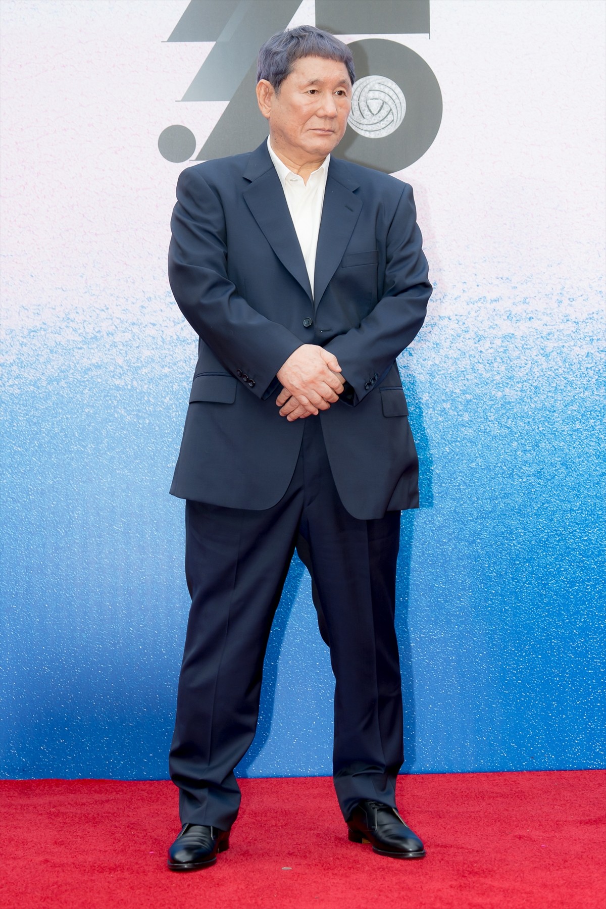 戸田恵梨香、美しいブラックドレスでイベント登場　大切にしている“絆”を明かす「やっぱり家族の絆」