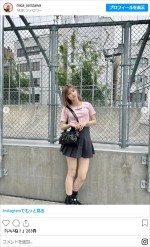 芹澤もあ、ミニスカコーデを披露　※「芹澤もあ」インスタグラム