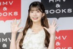 日向坂46・高本彩花、1st 写真集「僕の記憶の中で」発売記念記者会見に登場