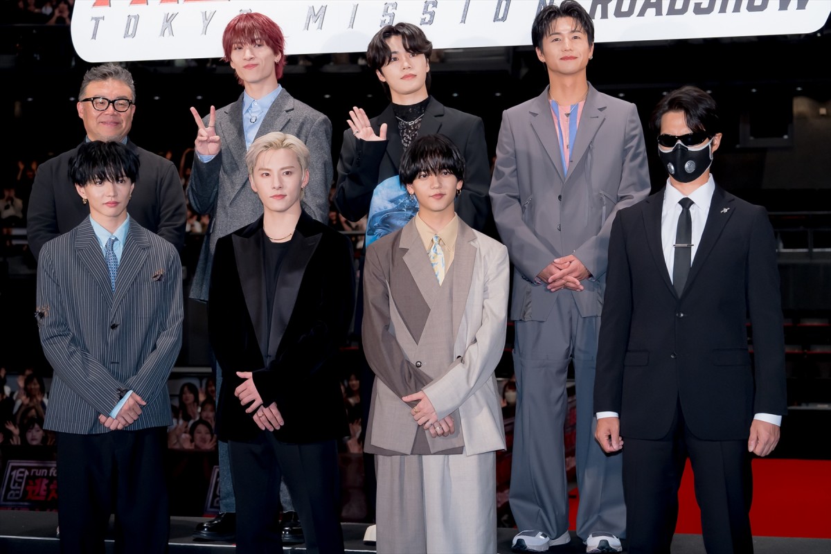 JO1＆FANTASTICS、レッドカーペットを全力疾走　川西拓実「楽しい！」と笑顔