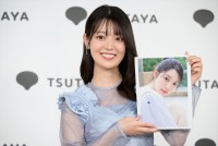 乃木坂46・阪口珠美、1st写真集『青いバラ』刊行記念囲み取材に登場