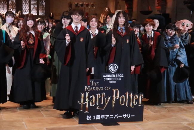 写真）山本美月＆小野賢章が『ハリポタ』衣装で登場！ スタジオツアー 