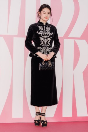 八木莉可子、「ミスディオール展覧会　ある女性の物語」に登場