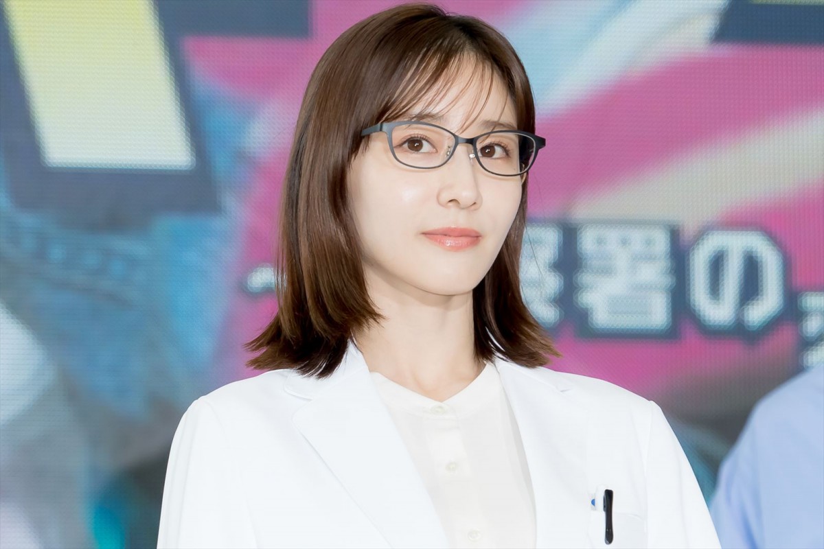 松岡茉優、田中みな実＆滝沢カレンとはプライベートでも仲良し「一緒に着替えられる」ほどの信頼関係