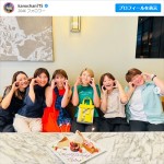 【写真】狩野舞子、潮田玲子らとの“お誕生日ショット”