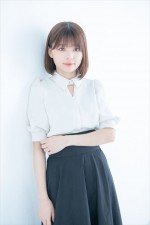 アニメ『アンデッドアンラック』出雲風子役・佳原萌枝