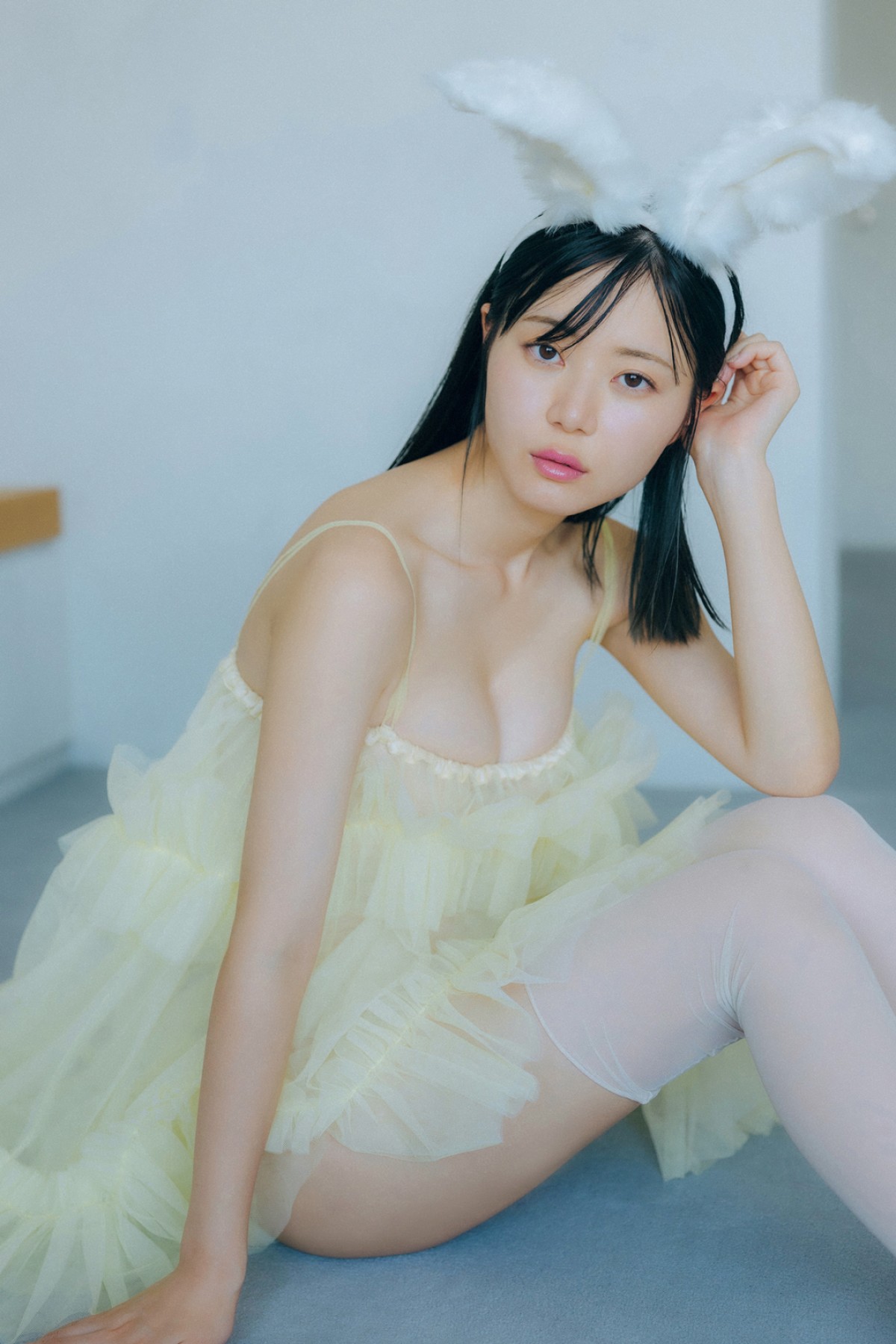 身長170cm・9頭身美女がグラビアデビュー！眩しすぎる水着＆ランジェリー姿