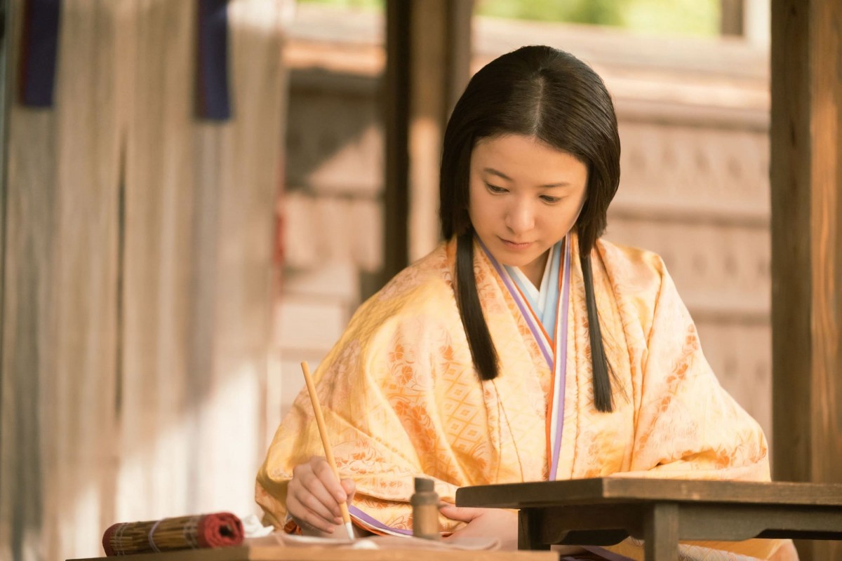 『光る君へ』“まひろ”吉高由里子、ついに『源氏物語』に着手　ネット歓喜も意味深ラストに騒然「機嫌損ねたか？」