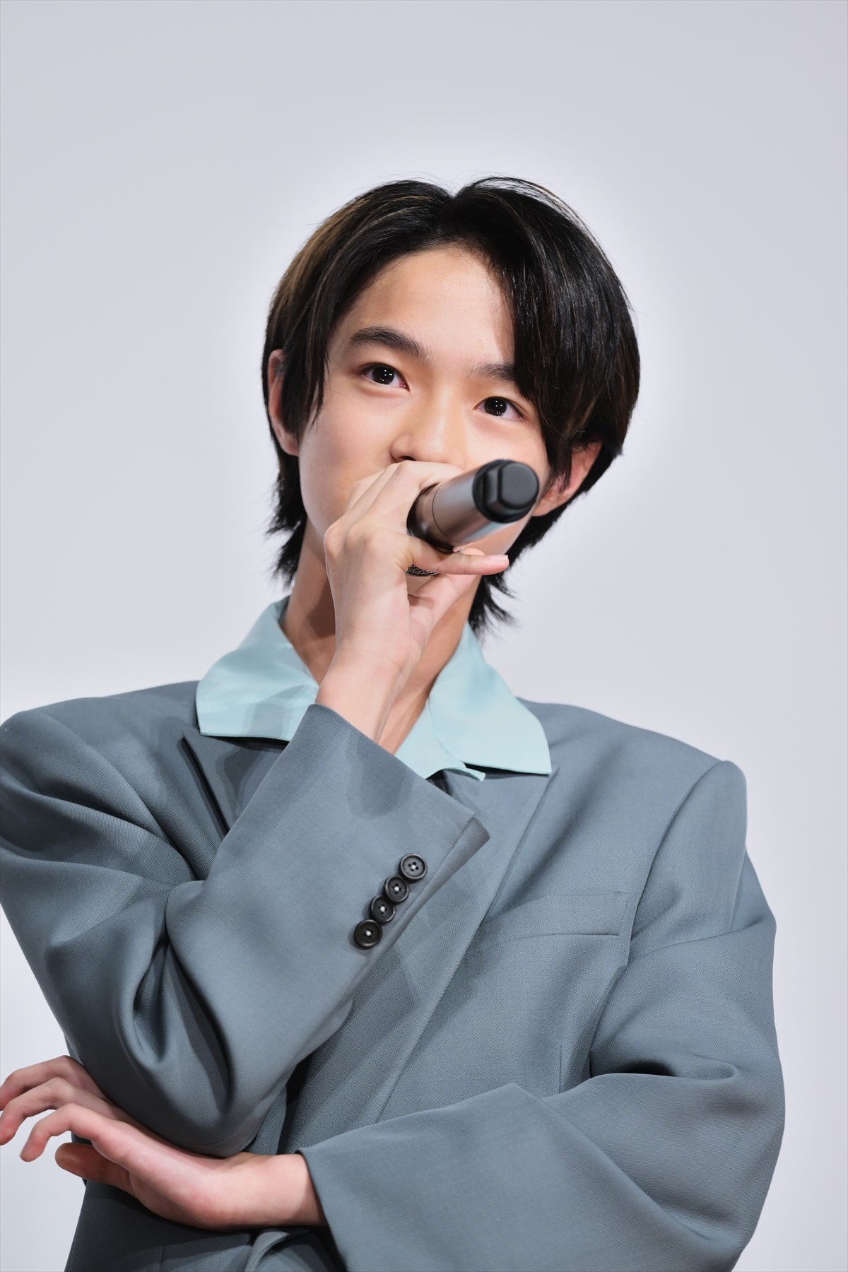 池松壮亮、スケートに大苦戦「未来のオリンピアンたちに笑われながら」