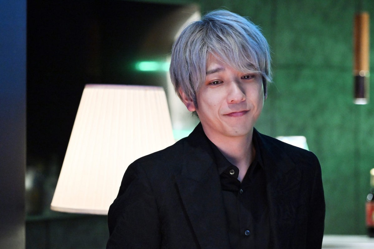 『ブラックペアン シーズン2』第5話　“天城”二宮和也、新病院への出資をめぐって“木崎”恵俊彰のオペを引き受ける