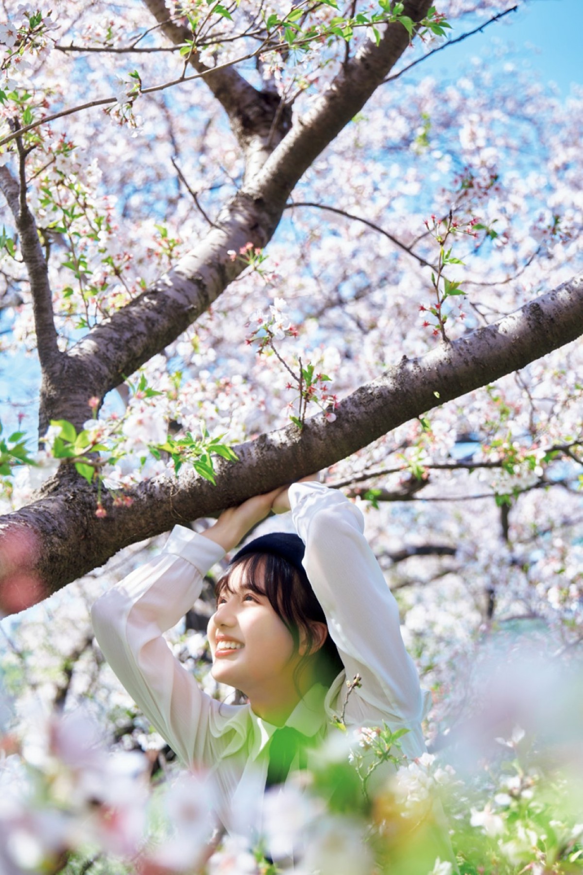 攻め衣装のフェンシング姿も！　“アイドル剣士”22／7麻丘真央、1st写真集10.6発売へ