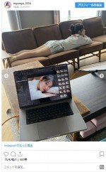 ショートパンツ姿がかわいい森山未唯　※「森山未唯」インスタグラム