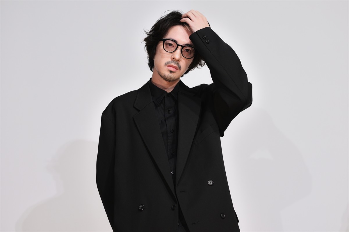 池松壮亮、スケートに大苦戦「未来のオリンピアンたちに笑われながら」