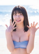 「週プレPREMIUM 2024上半期グラビア傑作選」より佐々木ほのか