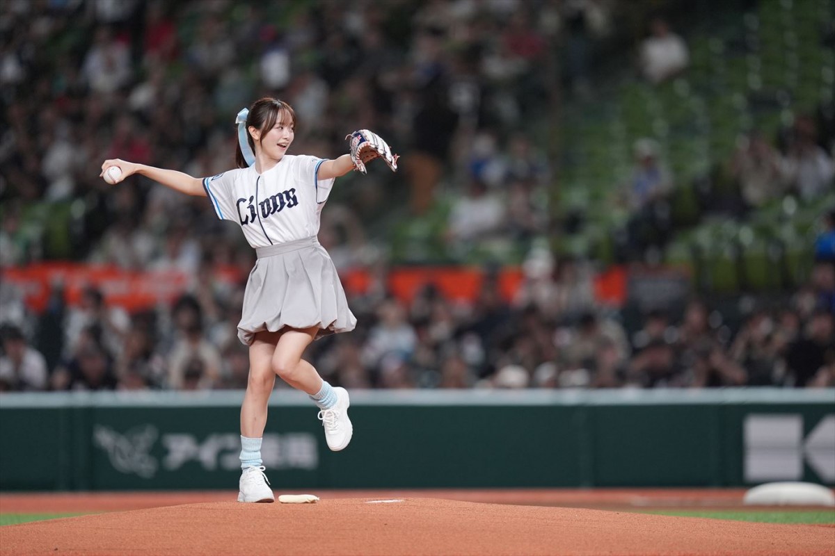 森香澄、ポニテ＆ミニスカ姿でマウンドに降臨！　ノーバン投球できず「リベンジしたい」