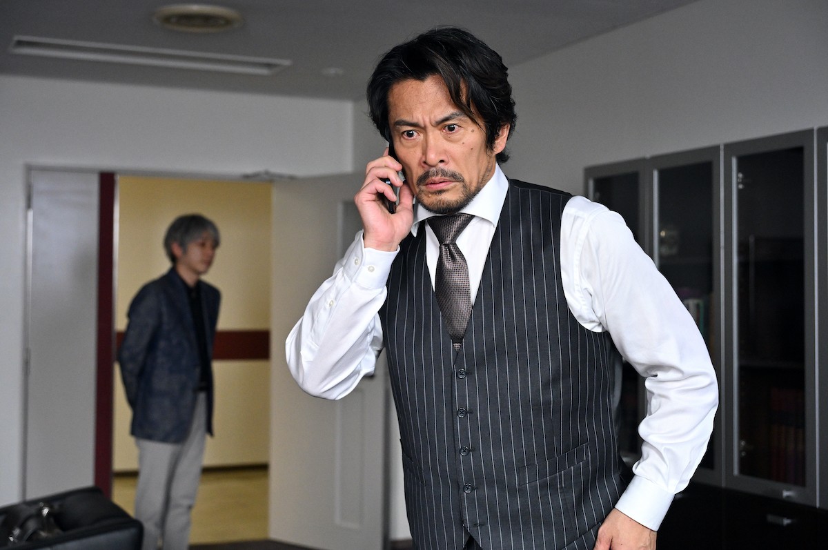 『ブラックペアン シーズン2』“天城”二宮和也、シャンス・サンプルの秘められた過去に反響「悲しすぎる…」