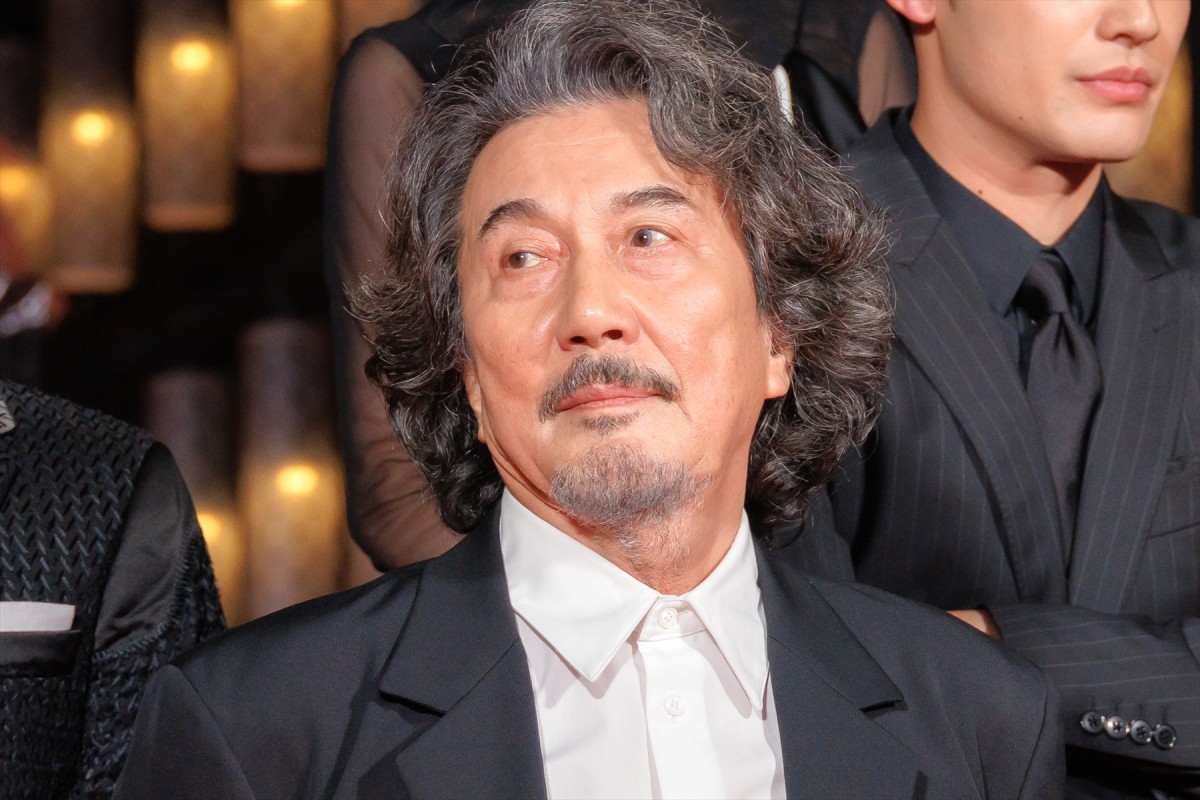 土屋太鳳、オフショルダードレスで登場　出演作公開に「胸がいっぱい」