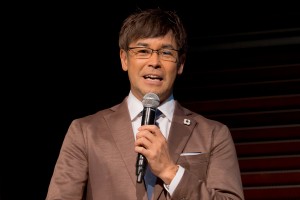 ラルフ鈴木、ドラマ『放課後カルテ』記者会見で進行を担当