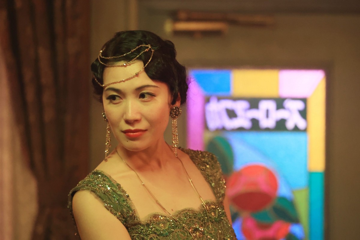 “貧乏探偵”鈴鹿央士×“能力者”松本穂香コンビが難事件を解決！　レトロ・ミステリー『嘘解きレトリック』スタート