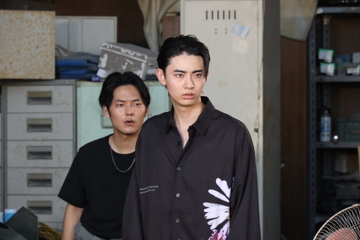 反町隆史×杉野遥亮『オクラ』第2話、“雷”前田旺志郎の同級生のいじめ自殺にタレコミが