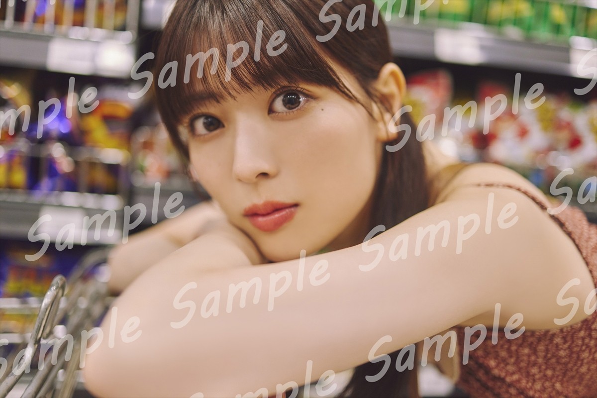乃木坂46・岩本蓮加1st写真『いたずらな風』、書店別ポスター＆ポストカード特典の絵柄公開