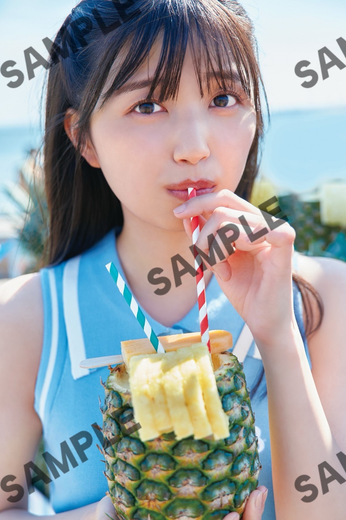 乃木坂46・五百城茉央、『魔女の宅急便』キキをイメージ！　1st写真集お気に入りカットを公開