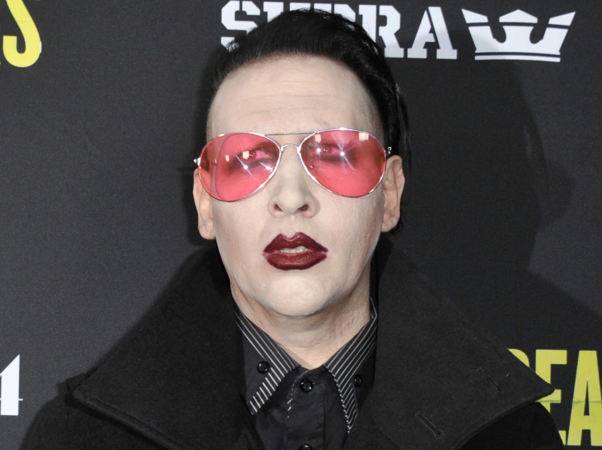 マリリン・マンソン、虐待告発のエヴァン・レイチェル・ウッドに対する名誉棄損訴訟を取り下げ 弁護士費用負担へ