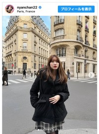 小嶋陽菜、パリで撮影されたオフショット　※「小嶋陽菜」インスタグラム