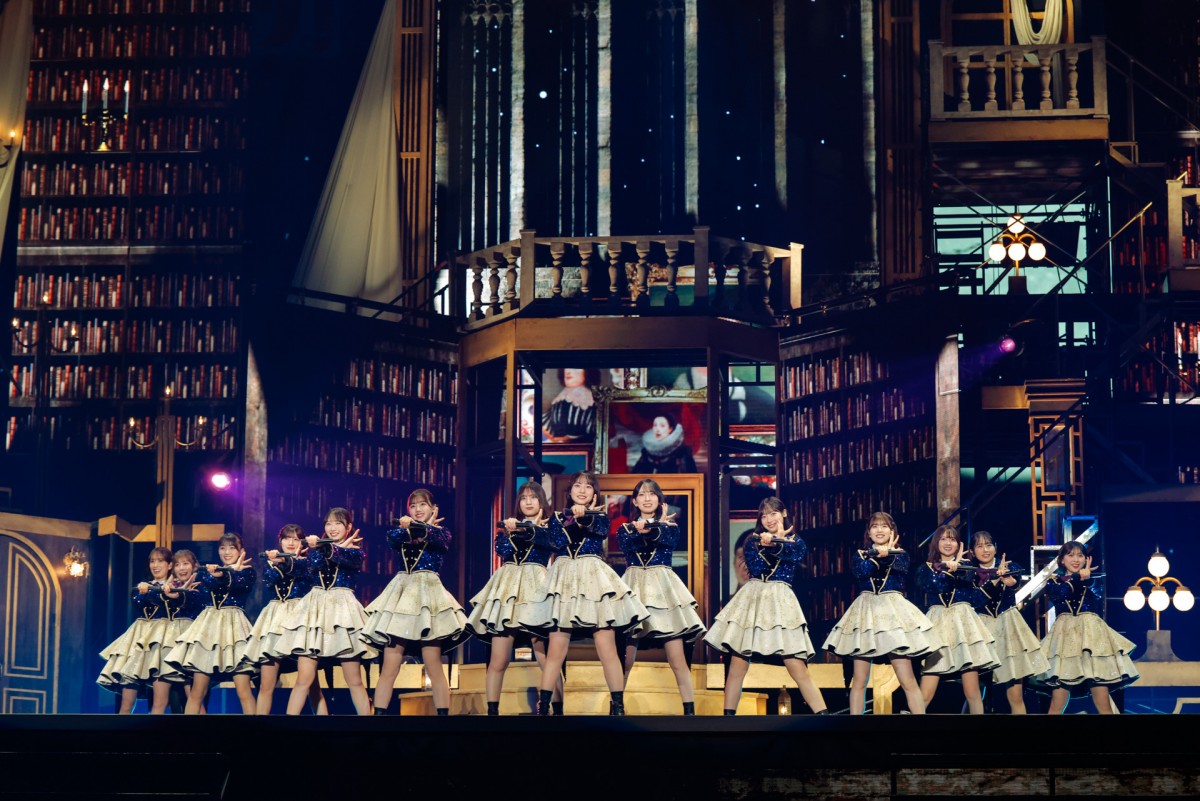 日向坂46、東京ドームライブ　卒業メンバー＆オードリーがサプライズ出演　新曲初披露も