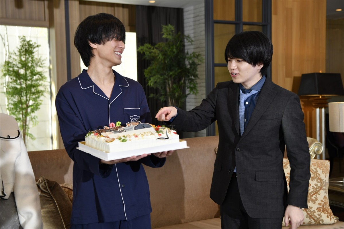 永瀬廉が26歳に！　主演ドラマ『御曹司に恋はムズすぎる』撮影現場で誕生日を祝福！　親友・西畑大吾のお祝いコメントも