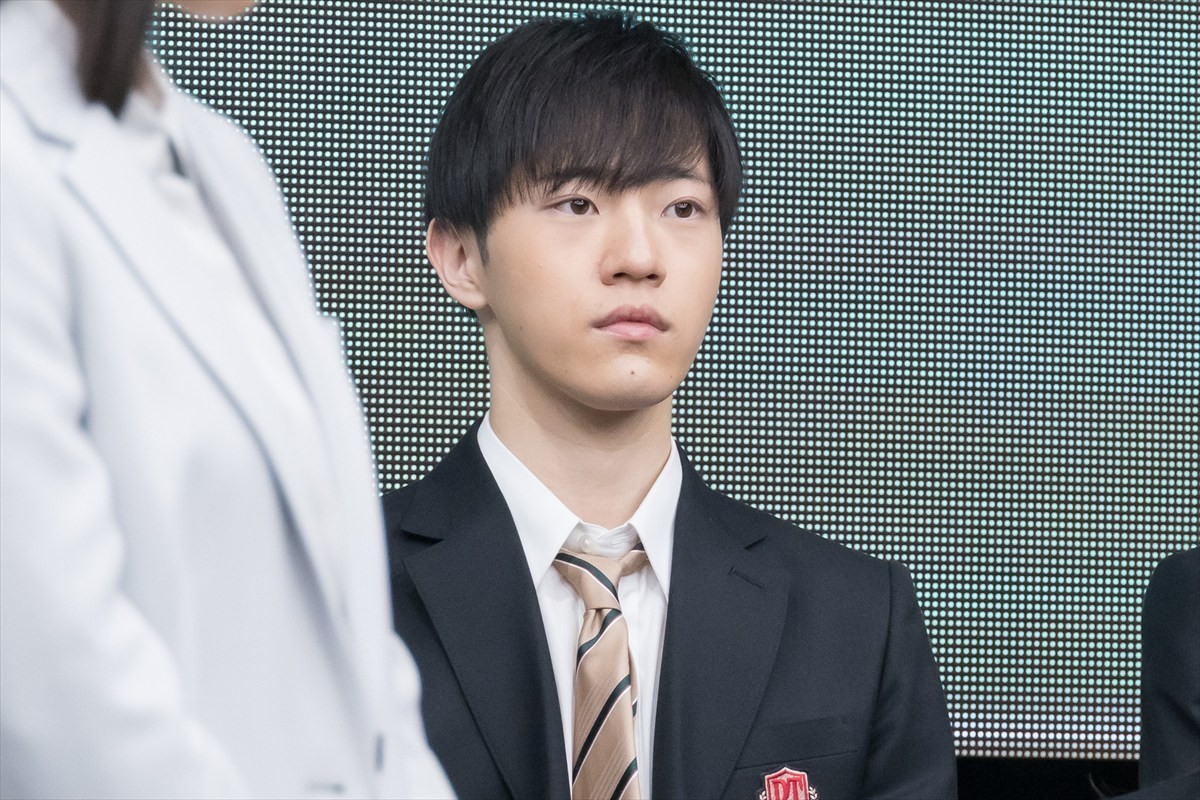 松坂桃李＆吉岡里帆、生徒役・奥平大兼の暴露に「見られてる（笑）」「恥ずかしい」