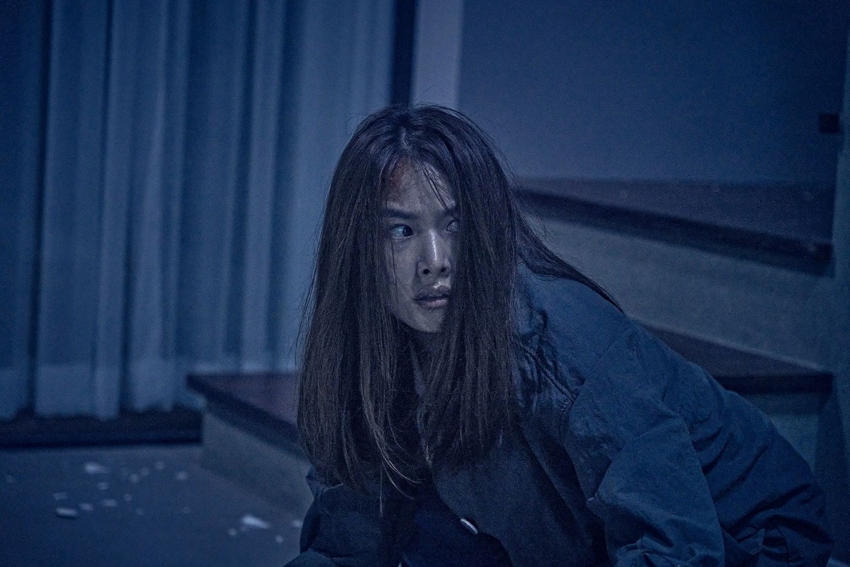 腐敗した黒髪に大量のウジ虫が…韓国最恐の心霊スポット映画『ヌルボムガーデン』不吉な本編映像
