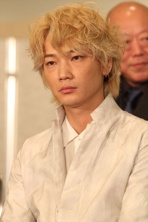 綾野剛、舞台『太陽2068』製作発表会見にて（2014年）