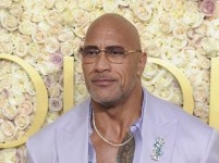 ドウェイン・ジョンソンの“ジムルック”がカラフル＆キュート、ド迫力！