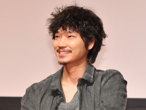 綾野剛、『すべてがFになる』制作発表＆完成披露試写会にて（2014）