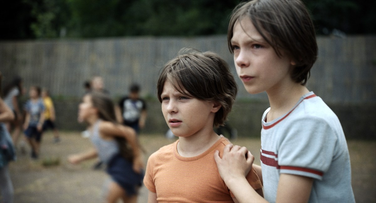 7歳少女の悪夢のような学校生活を疑似体験『Playground／校庭』本予告＆ビジュアル解禁　著名人コメントも到着「すごいものを観た」