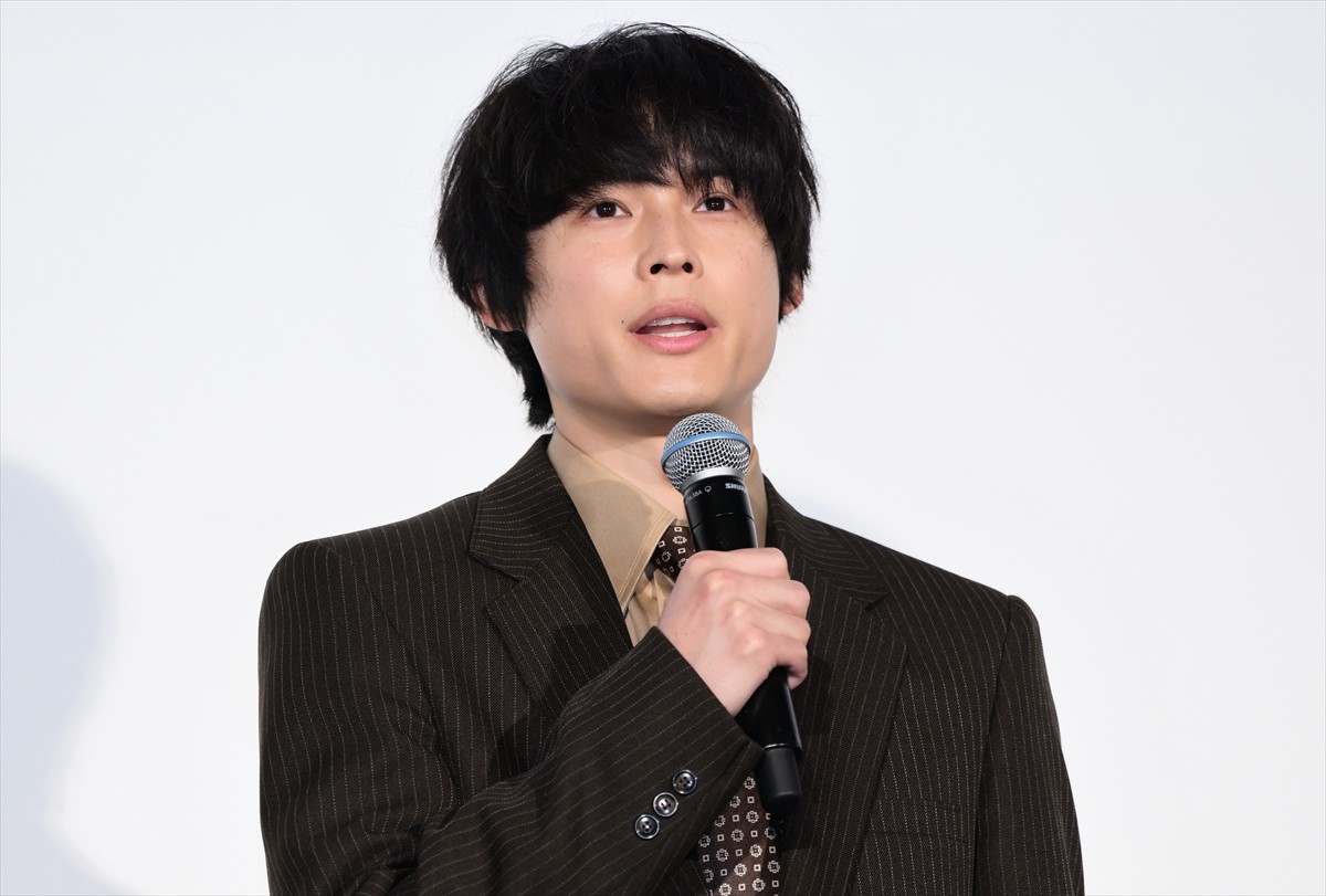 松たか子と松村北斗、バレンタインの「ファーストチョコ」の思い出を明かす