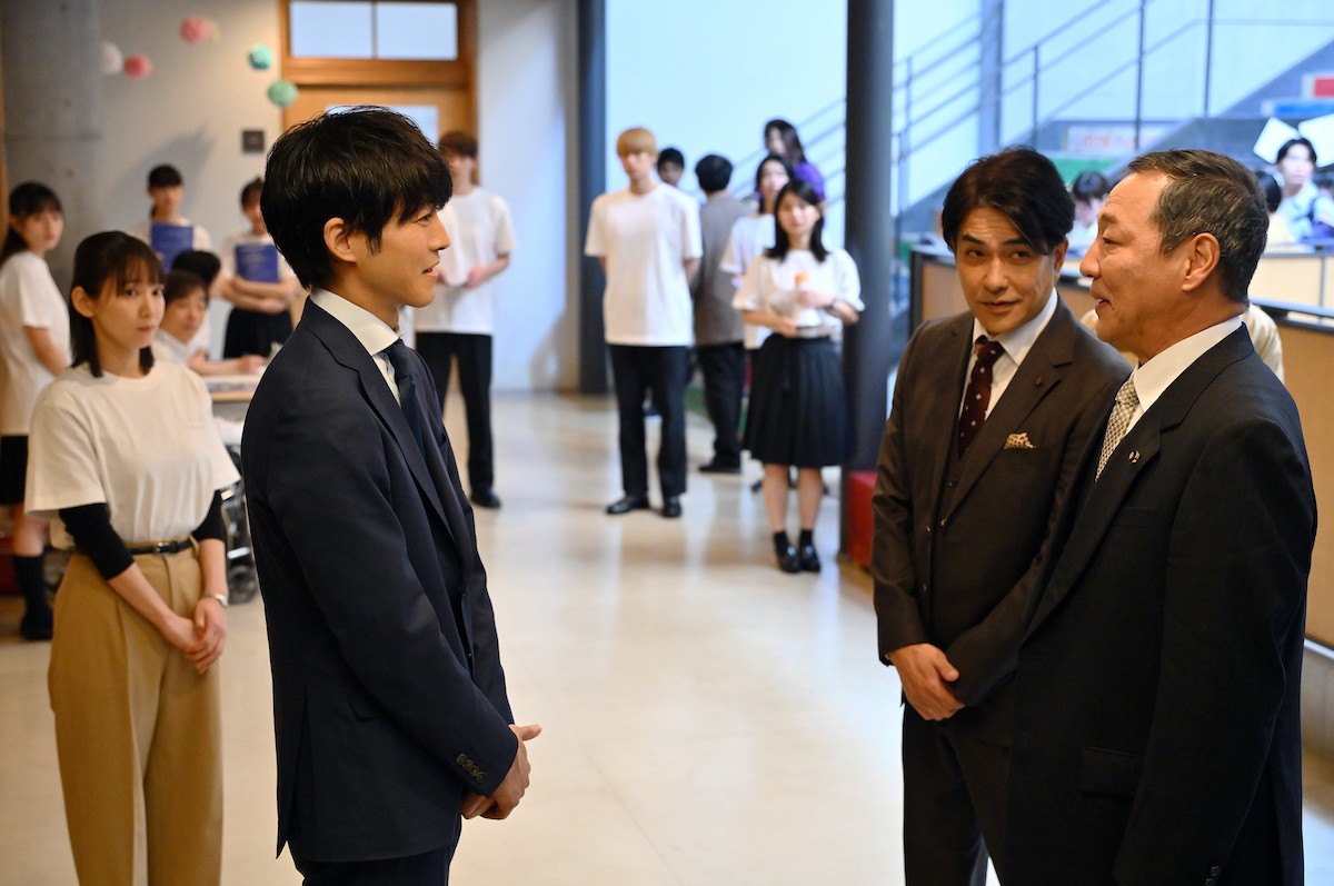 『御上先生』“是枝”吉岡里帆、怪文書への考察に反響「闇が深い」「裏口入学」