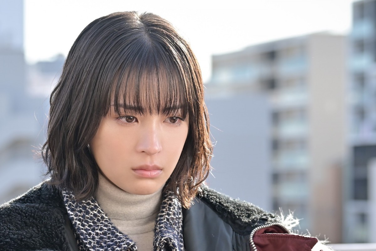 『クジャクのダンス、誰が見た？』謎のカラビナ男が第1話に続いて登場　ネット騒然「何者！？」「やけにイケボ」
