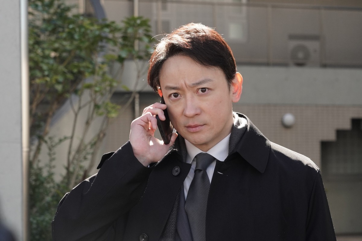 『アイシー』第9話　“柊”波瑠、発砲事件の現場で拳銃を手にした父“夏見”杉本哲太を目撃