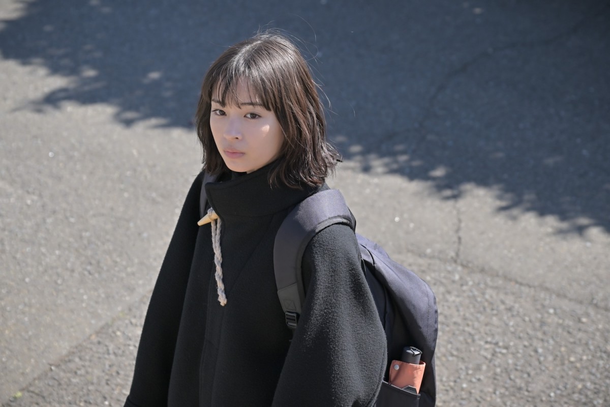 『クジャクのダンス、誰が見た？』第8話　“心麦”広瀬すず、刑事“赤沢”藤本隆宏に事件の見直しを求める